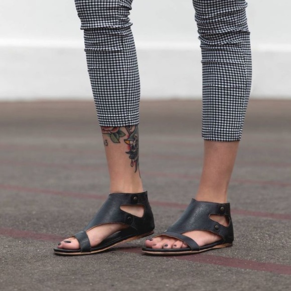 New bed Stu black Leather Gladiator Sandals Sz 7 - Picture 1 of 13